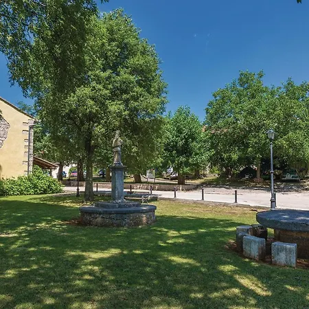 Casa de Férias In With Wifi Muntrilj